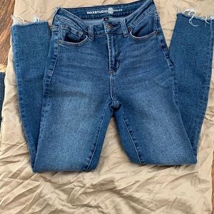 Brand Max Studio indigo Size 4